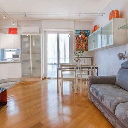 דירות מילאנו Joivy Vibrant Flat With Balcony מראה חיצוני תמונה