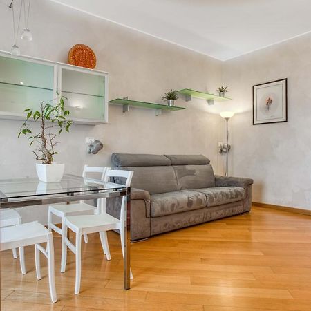 דירות מילאנו Joivy Vibrant Flat With Balcony מראה חיצוני תמונה